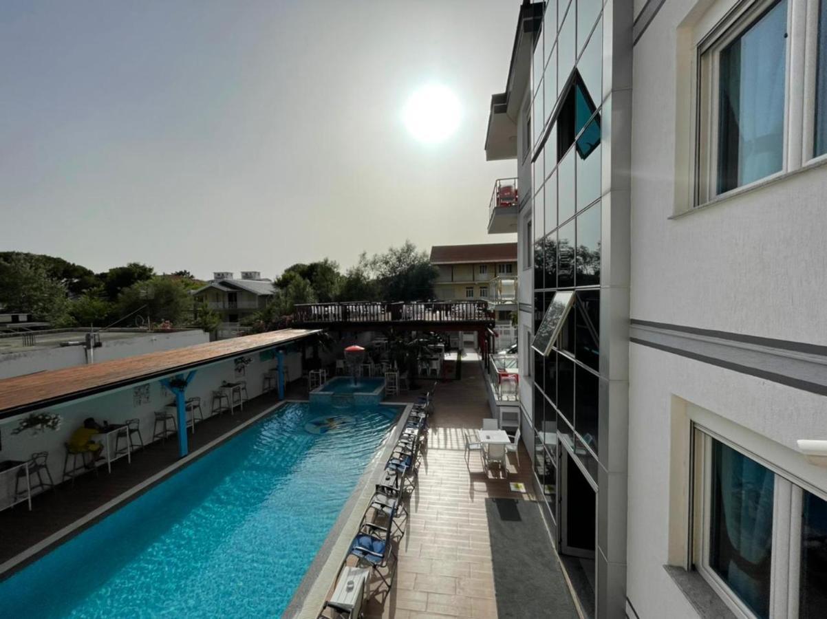 Hotel Brian Velipojë Exterior foto